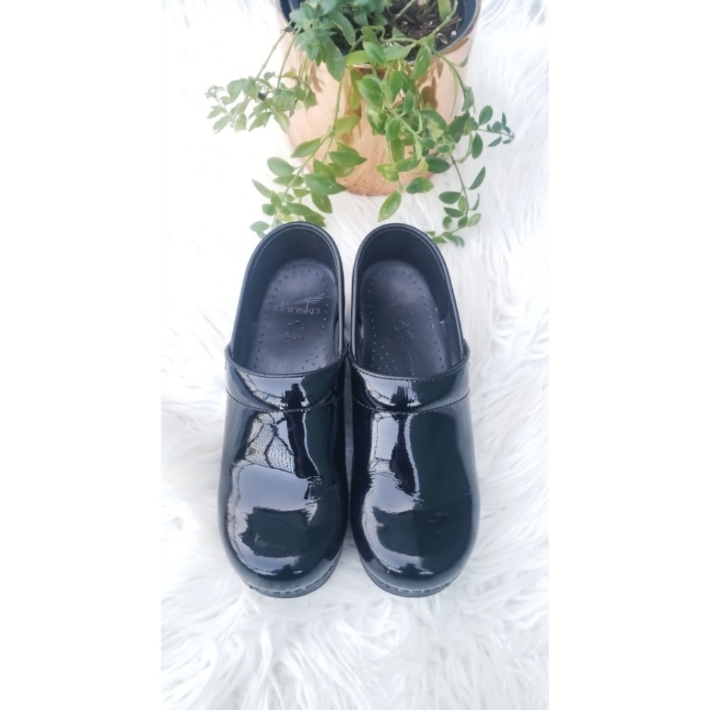 Dansko Professional Patent Leather Clog (Narrow)